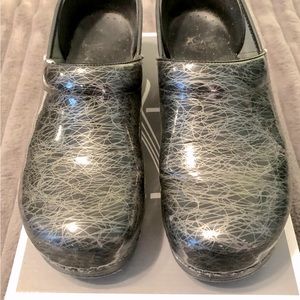 Dansko silver and black patent clog